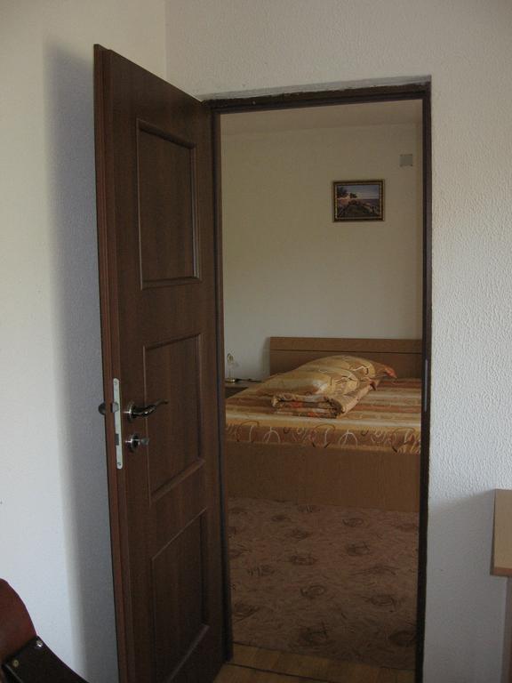 Pensiunea Pomi -Oesti Hotell Albestii Paminteni Rum bild