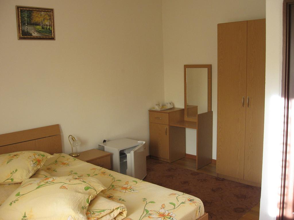 Pensiunea Pomi -Oesti Hotell Albestii Paminteni Rum bild